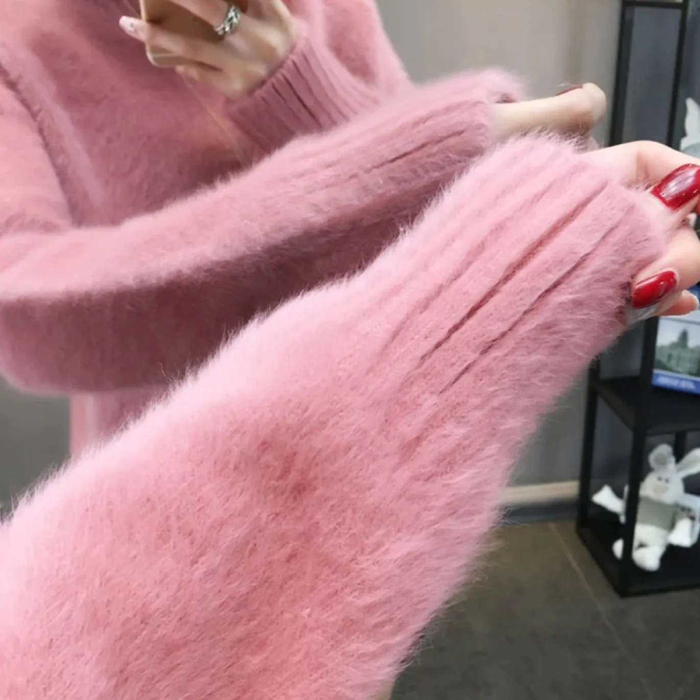 FLUFFY SWEATER