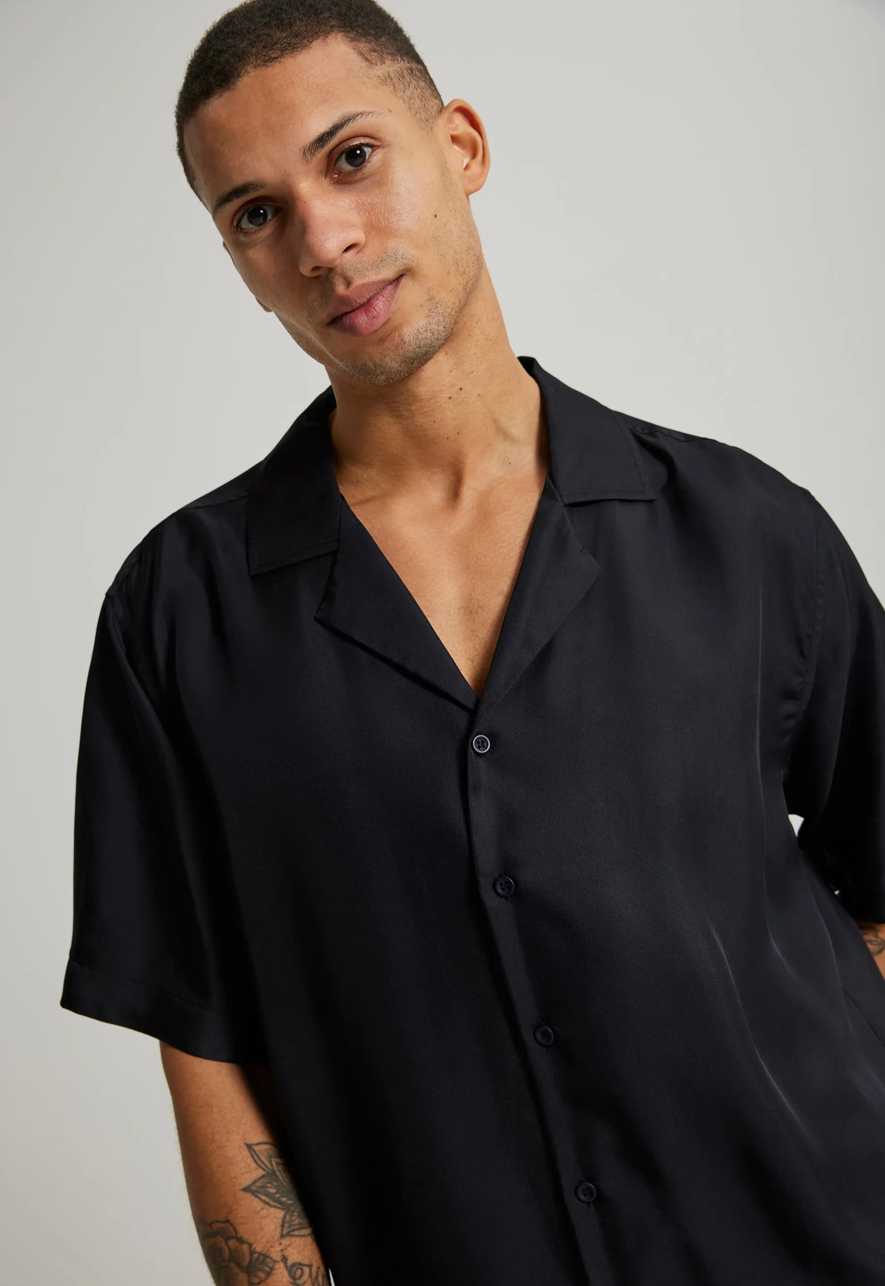 Kobe Silk Shirt - Darkest Navy