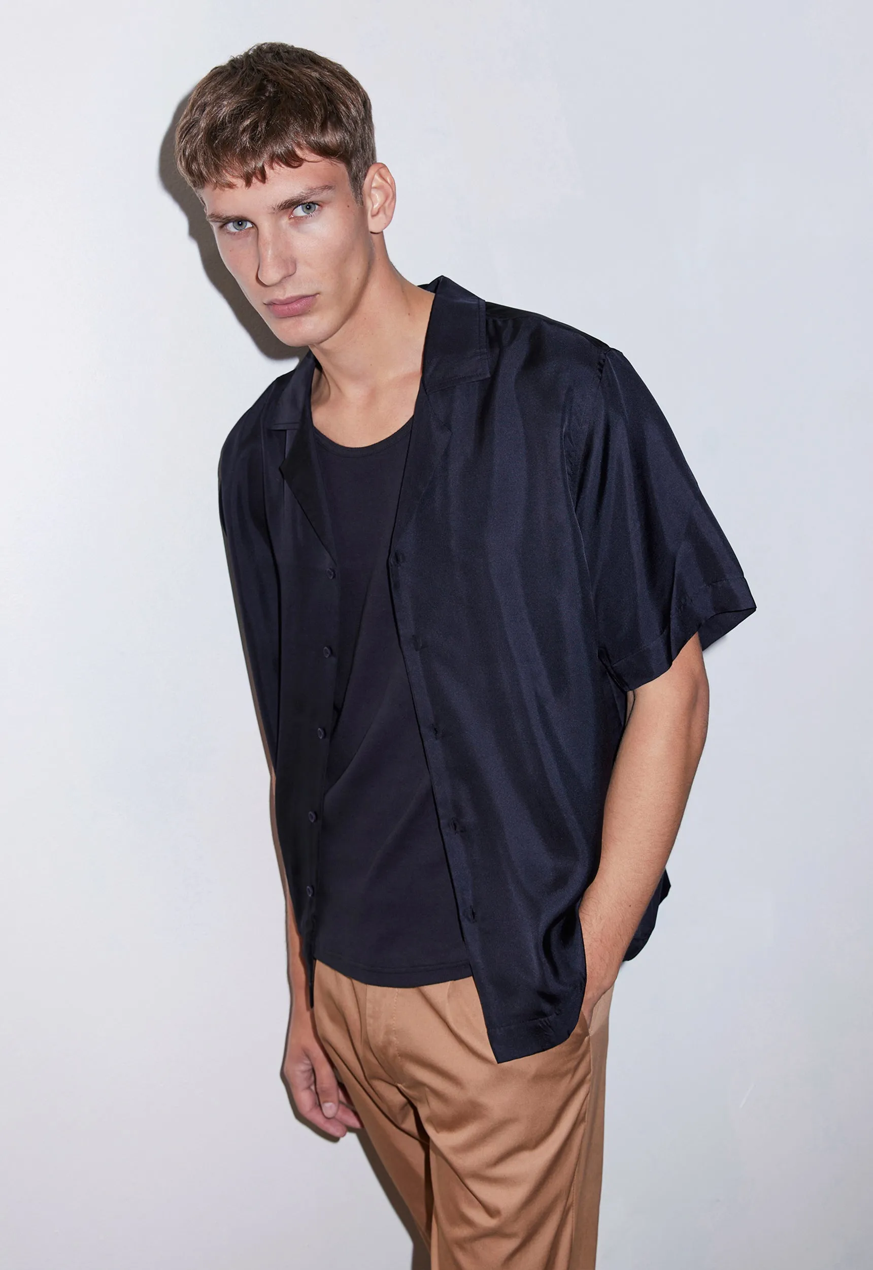 Kobe Silk Shirt - Darkest Navy