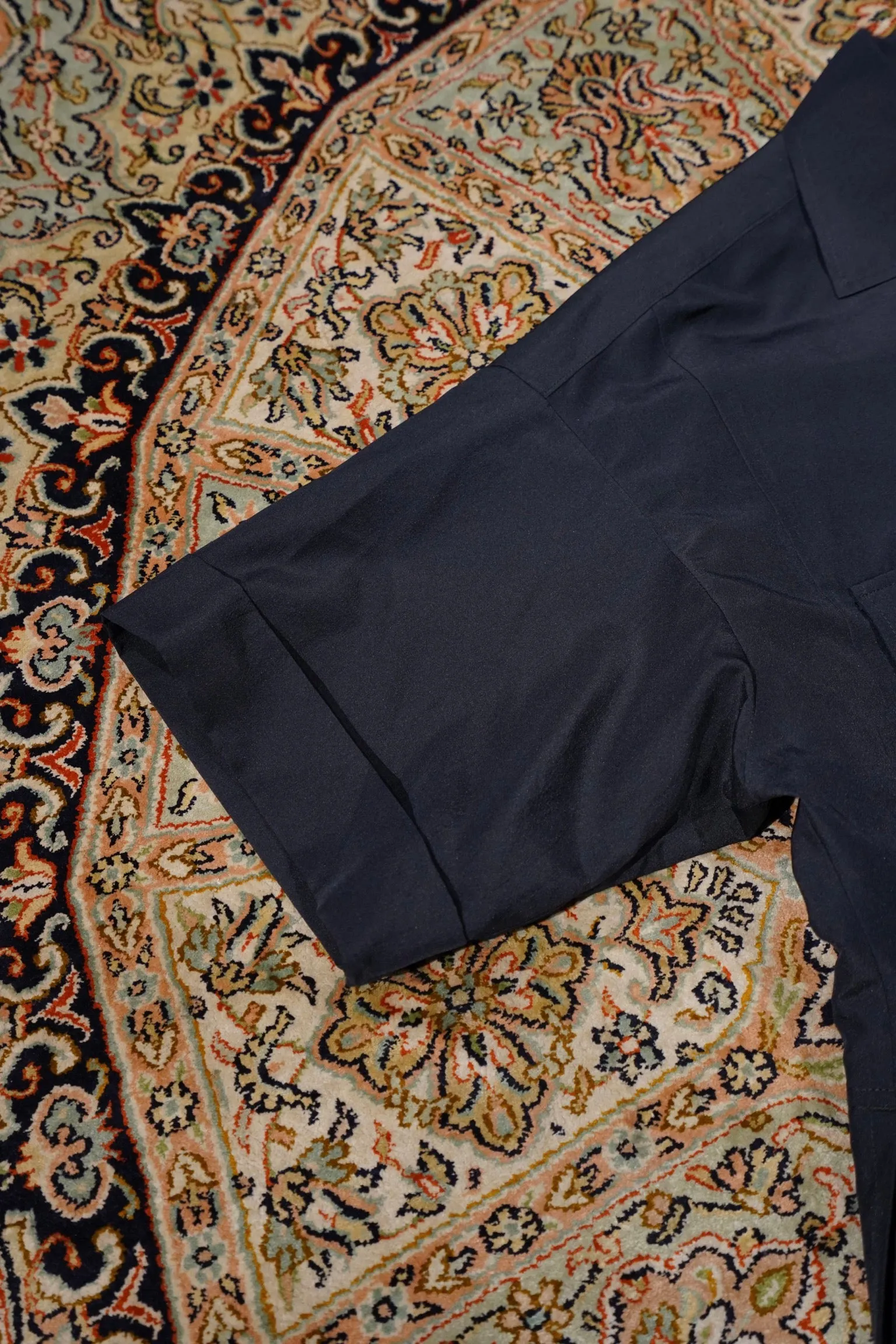OPEN COLLAR SLIT SHIRT (NAVY)